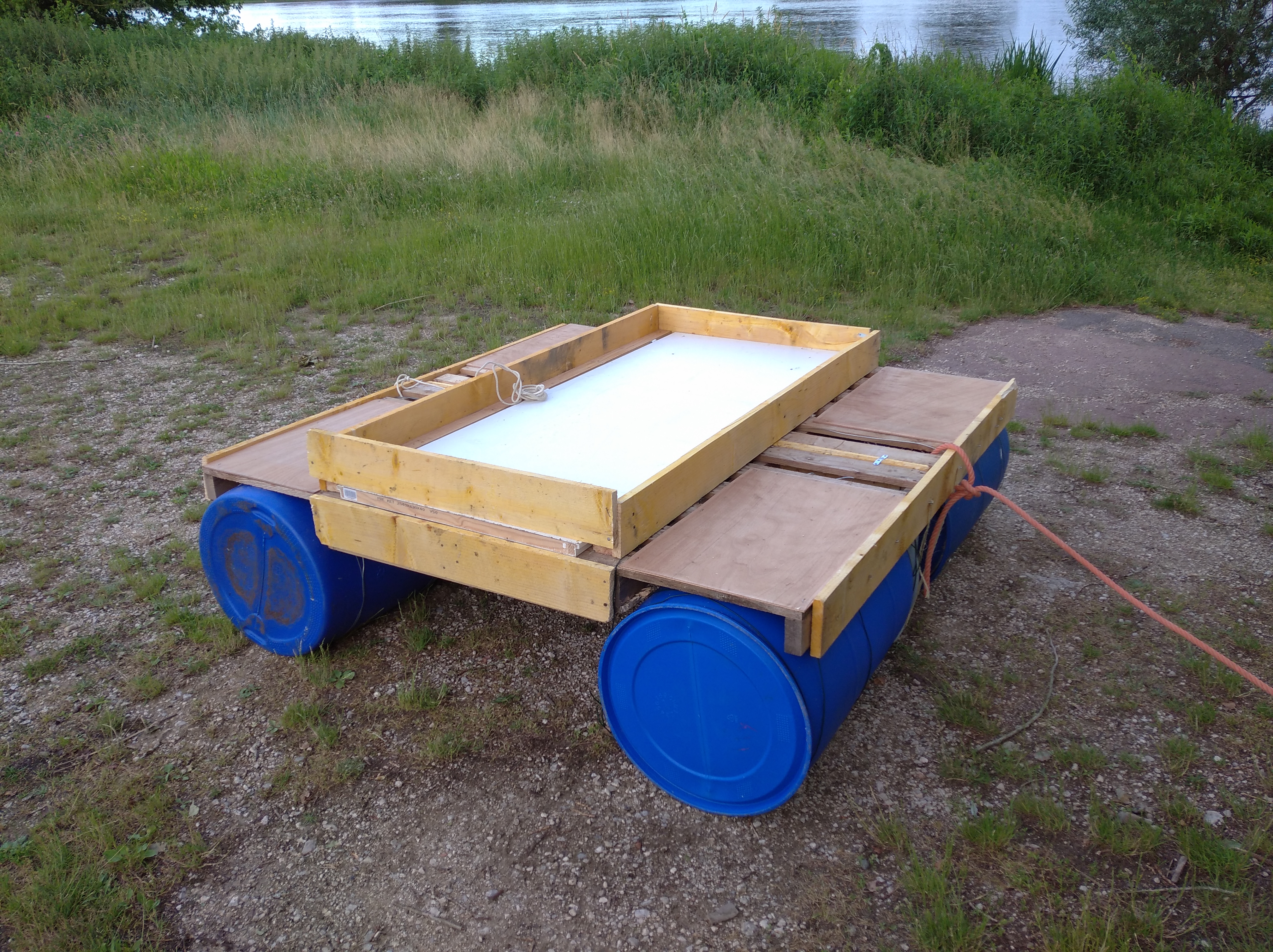 La Loire en radeau recyclé